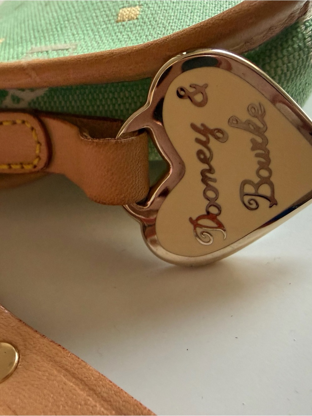 💚✨ Vintage Dooney & Bourke Y2K Monogram Wristlet Pouch ✨💚  Pink Hearts bag purse - Picture 9 of 14